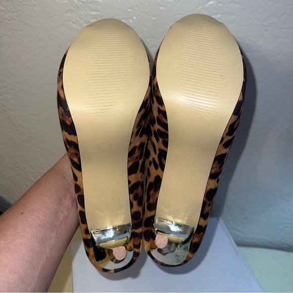 Leopard peep toe heels 🐆 - Picture 13 of 14